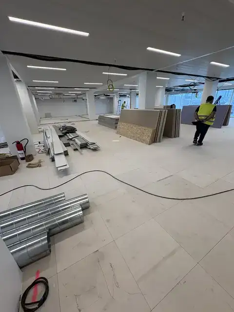 Plateau de bureaux en fin de chantier